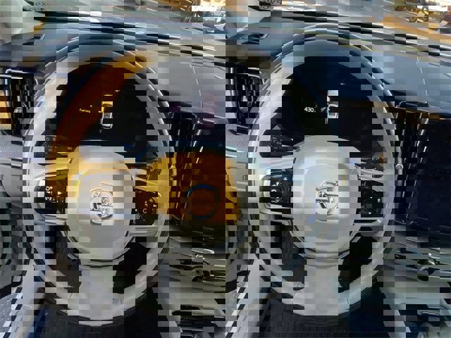 Certified 2023 Volvo XC60 B5 Plus w/ Protection Package Premier image 14