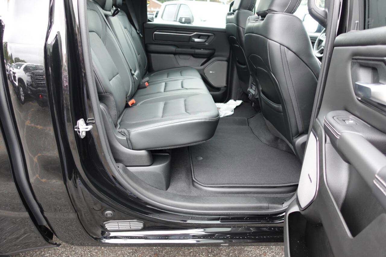 Used 2025 RAM 1500 Sport w/ Sport Level 1 Equipment Group AWD/4WD image 36