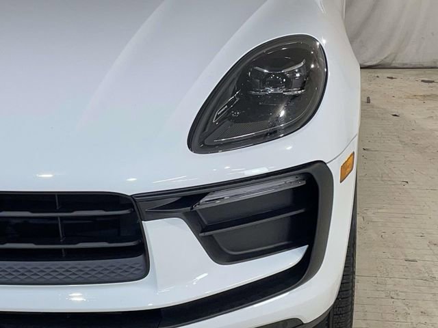 New 2026 Porsche Macan image 4