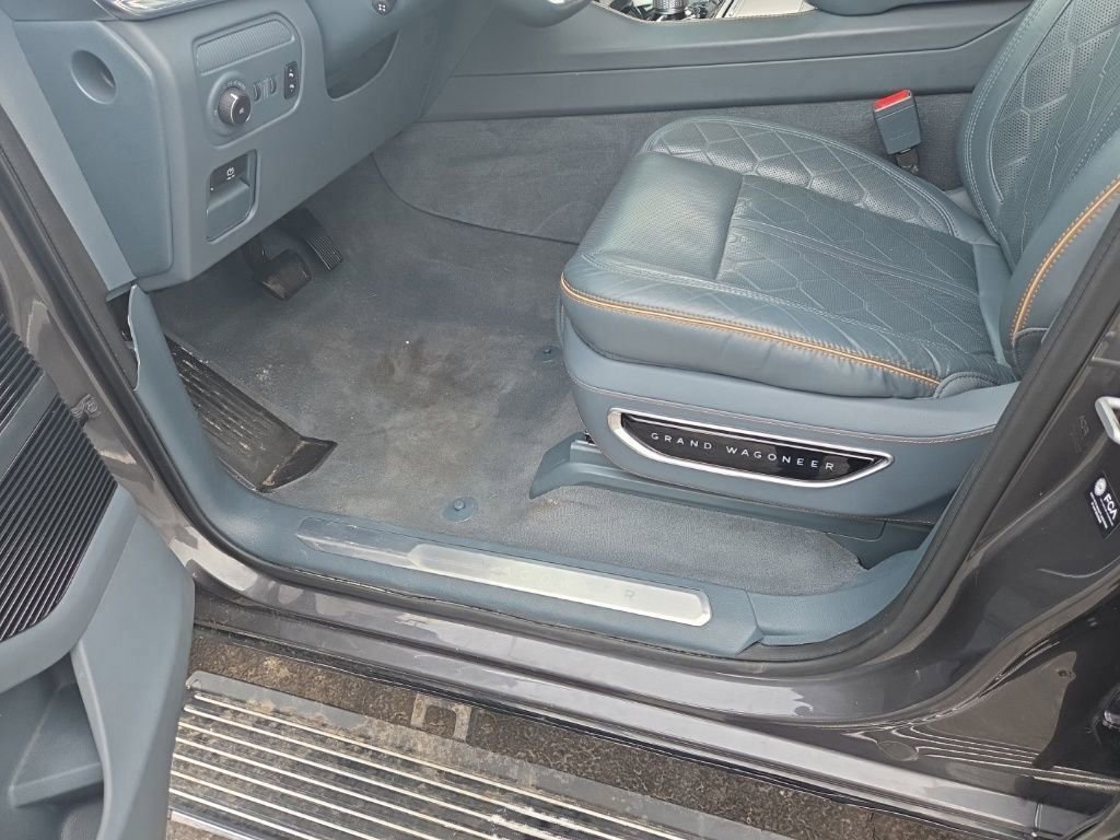 Used 2022 Jeep Grand Wagoneer Series III w/ Rear Seat Video Group 1 image 11