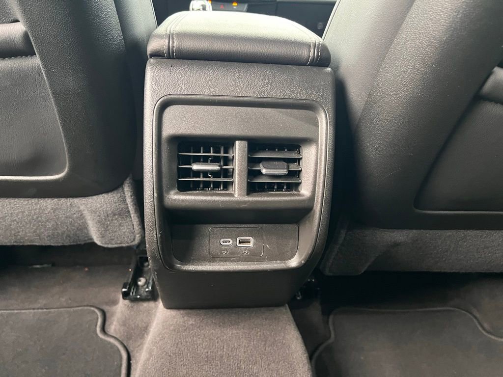Used 2025 Cadillac XT4 Premium Luxury image 9