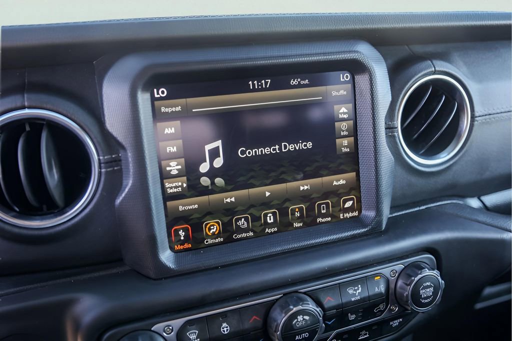 Used 2021 Jeep Wrangler Unlimited Sahara w/ Cold Weather Group image 19