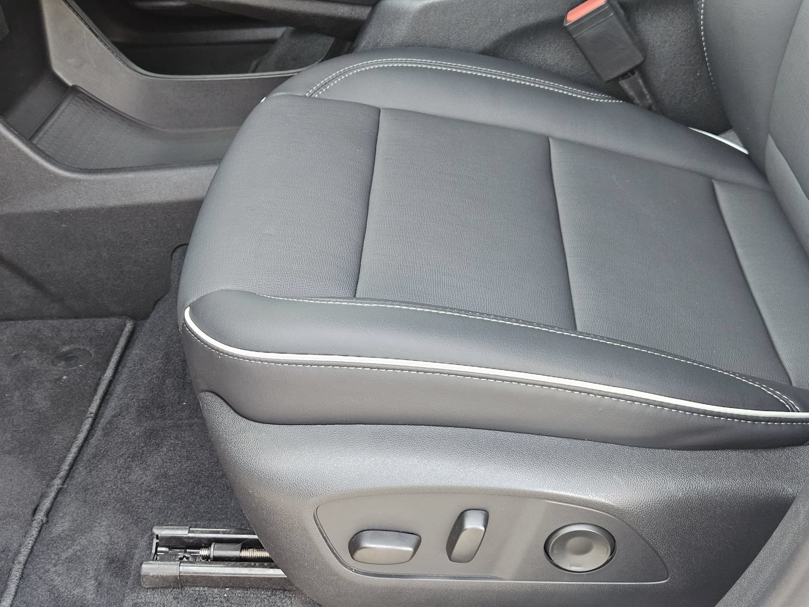 Certified 2026 Buick Enclave Preferred FWD image 31