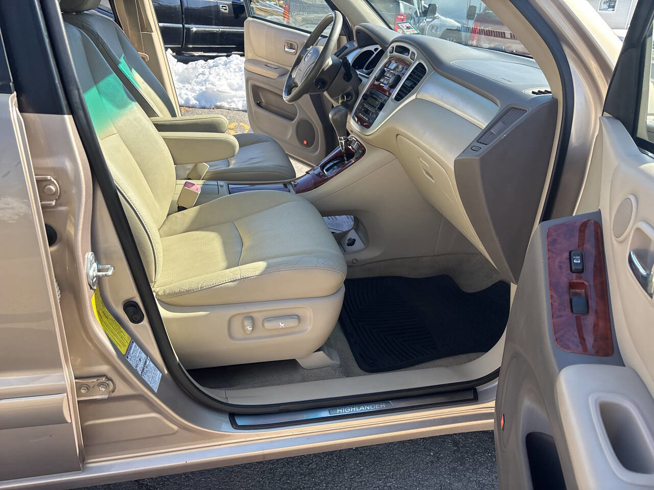 Used 2005 Toyota Highlander Limited image 24