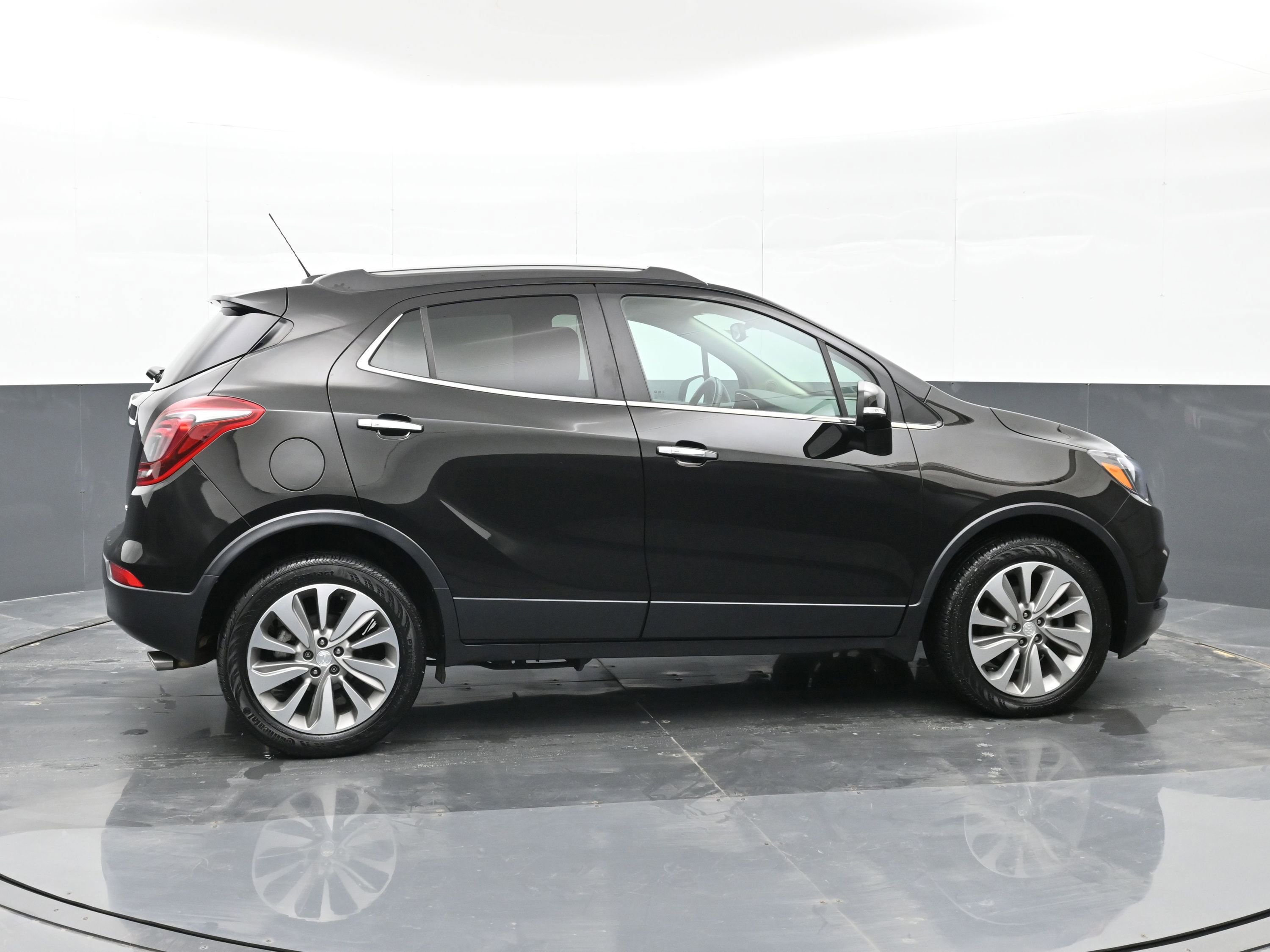 Used 2019 Buick Encore Preferred image 9