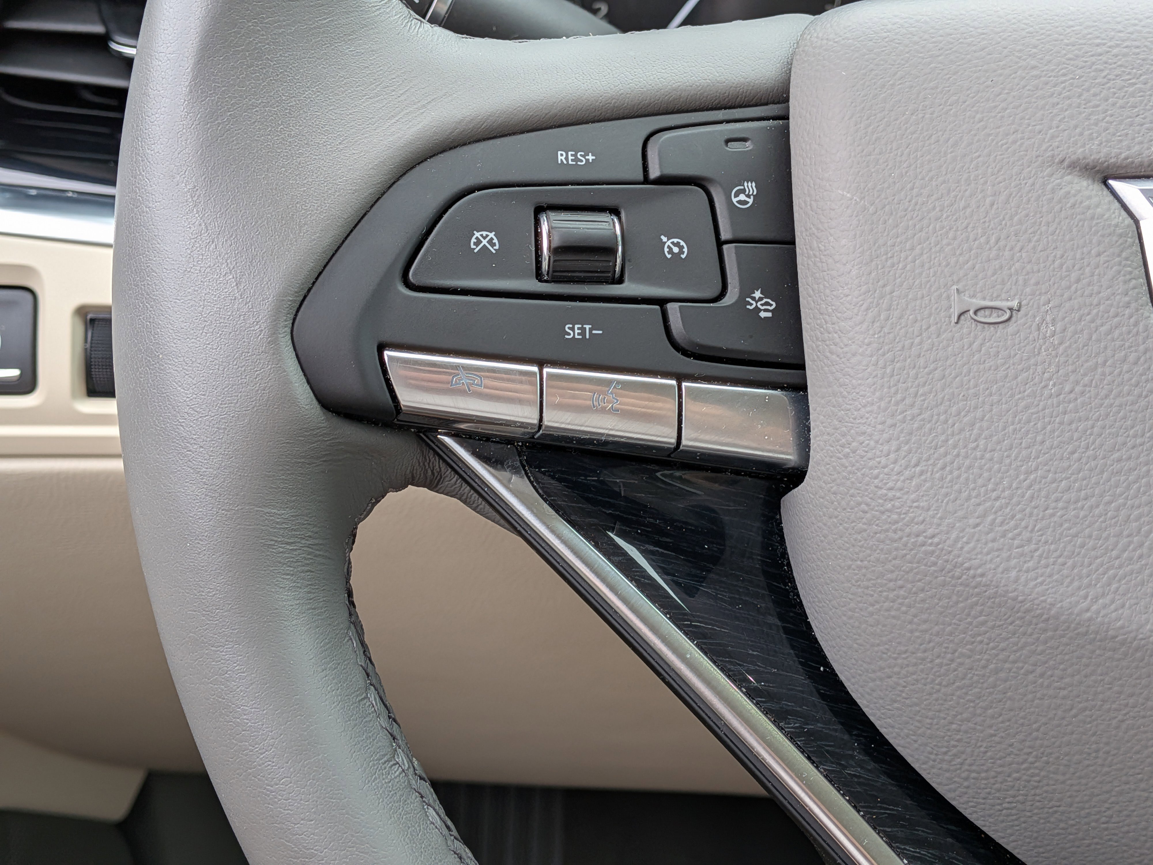 Used 2024 Cadillac XT6 Premium Luxury FWD image 24