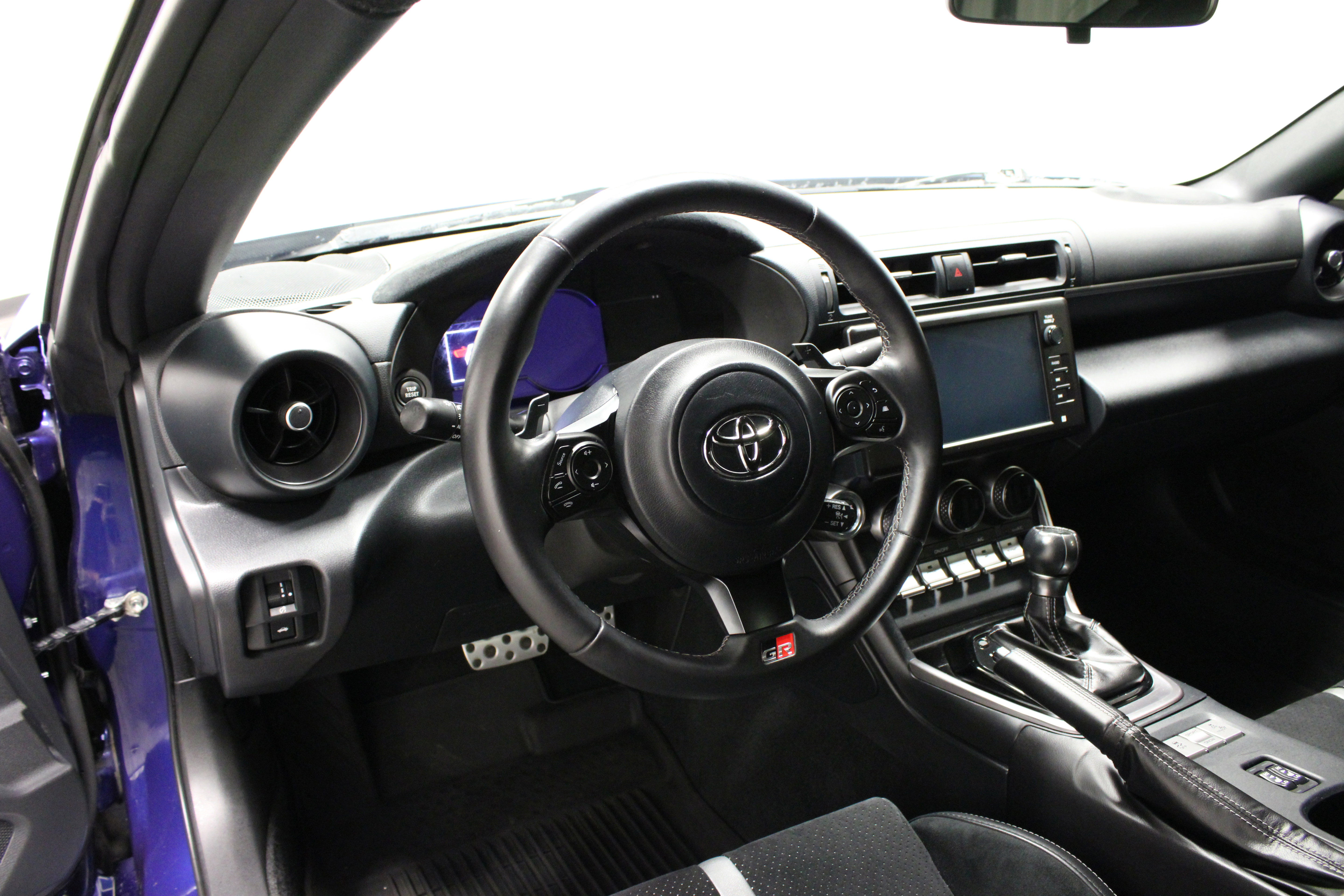 Used 2022 Toyota GR86 Premium w/ ALL Weather Mat Package (TMS) RWD image 18