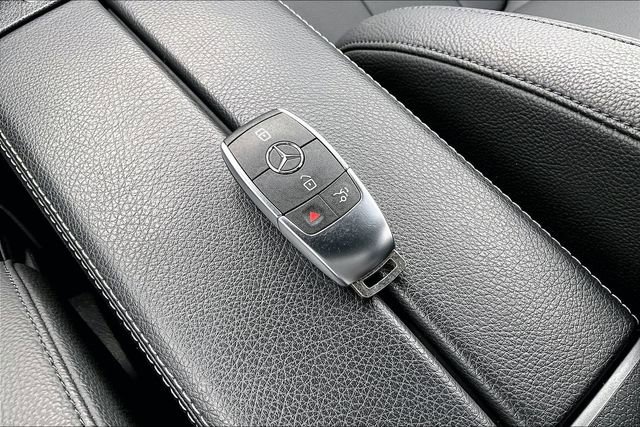 Certified 2025 Mercedes-Benz GLB 250 4MATIC image 37