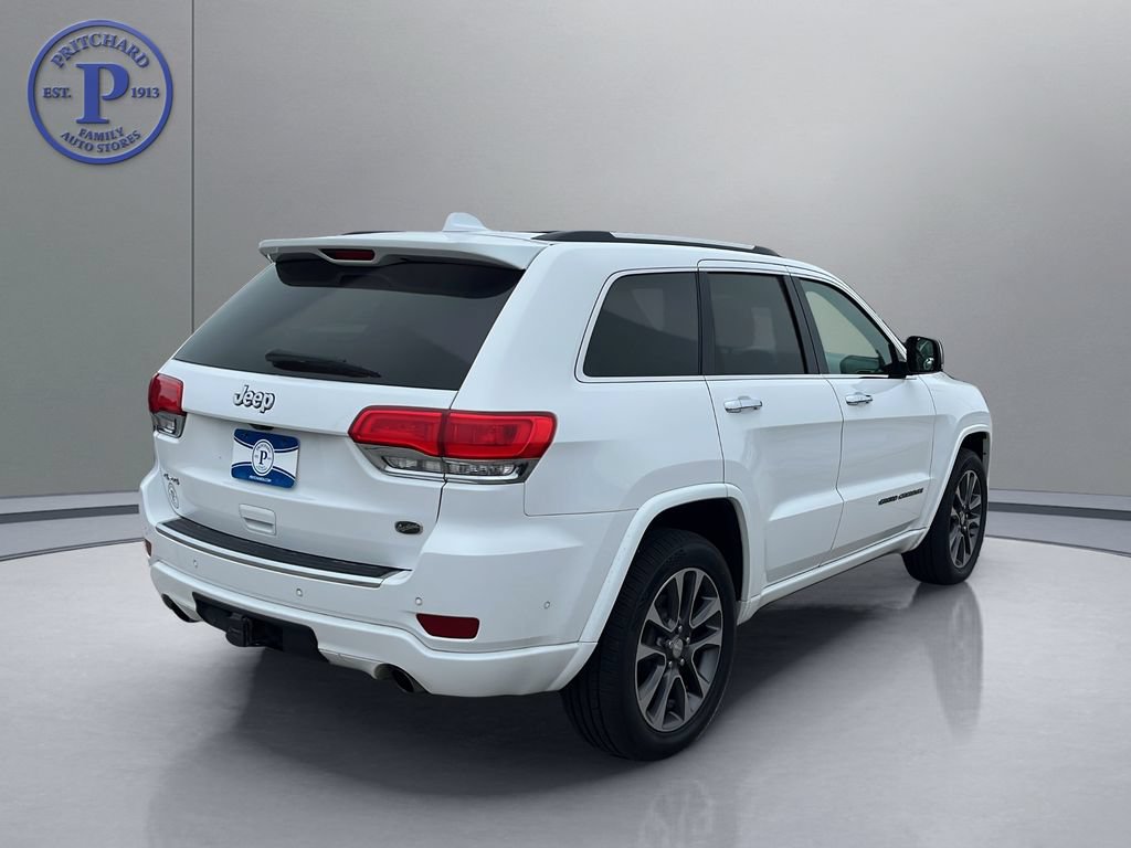 Used 2017 Jeep Grand Cherokee Overland w/ Jeep Active Safety Group AWD/4WD image 7