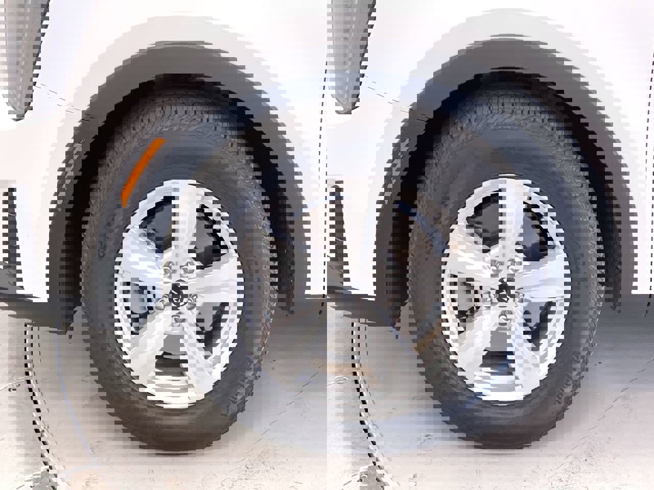 Certified 2025 Kia Sorento LX image 12