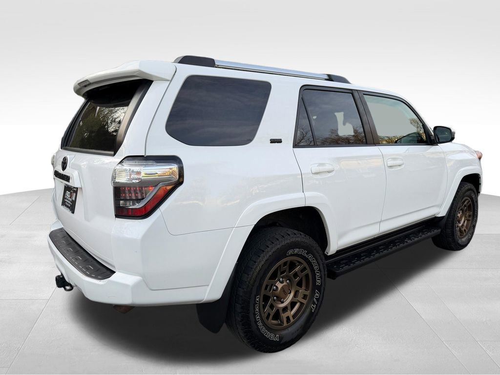 Used 2020 Toyota 4Runner SR5 AWD/4WD image 7