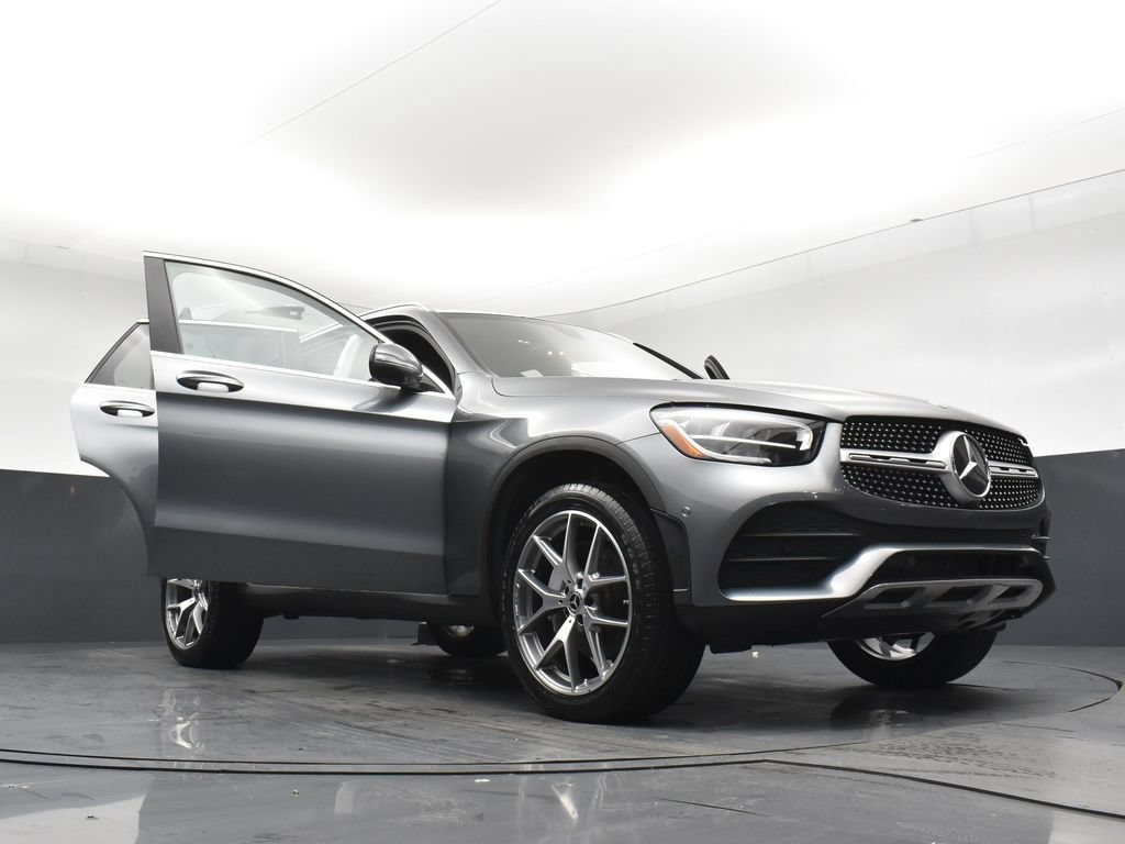 Used 2021 Mercedes-Benz GLC 300 4MATIC w/ AMG Line image 30