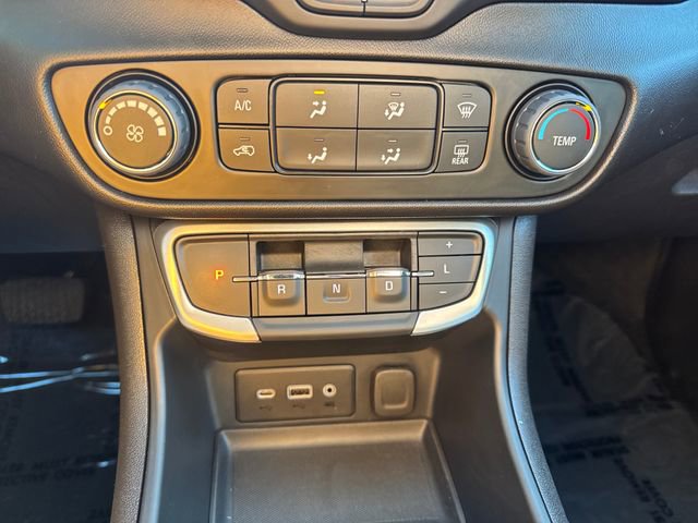 Used 2024 GMC Terrain SLE image 21