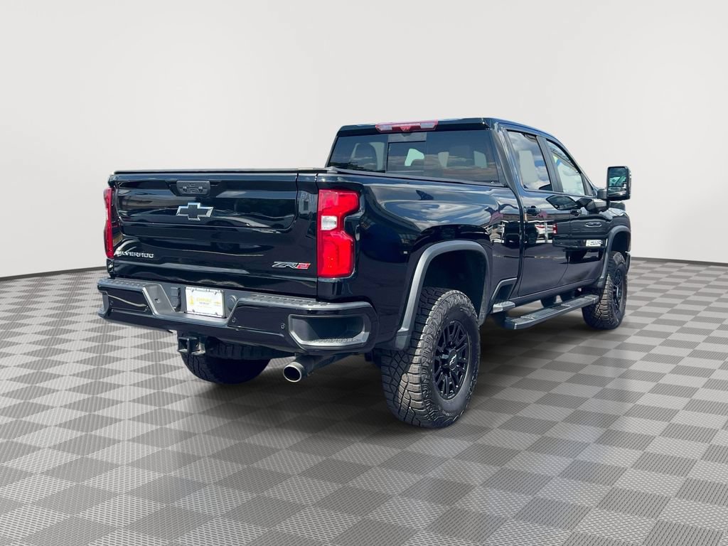 Used 2024 Chevrolet Silverado 2500 ZR2 w/ Technology Package AWD/4WD image 5
