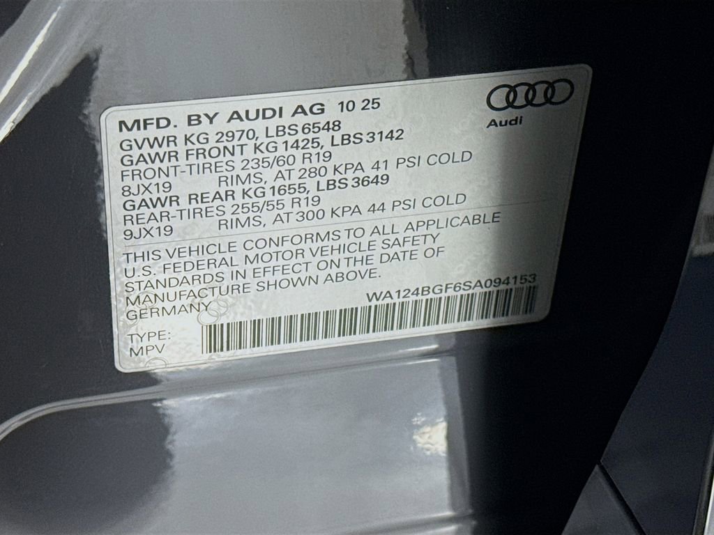 Used 2025 Audi Q6 e-tron Premium Plus image 35