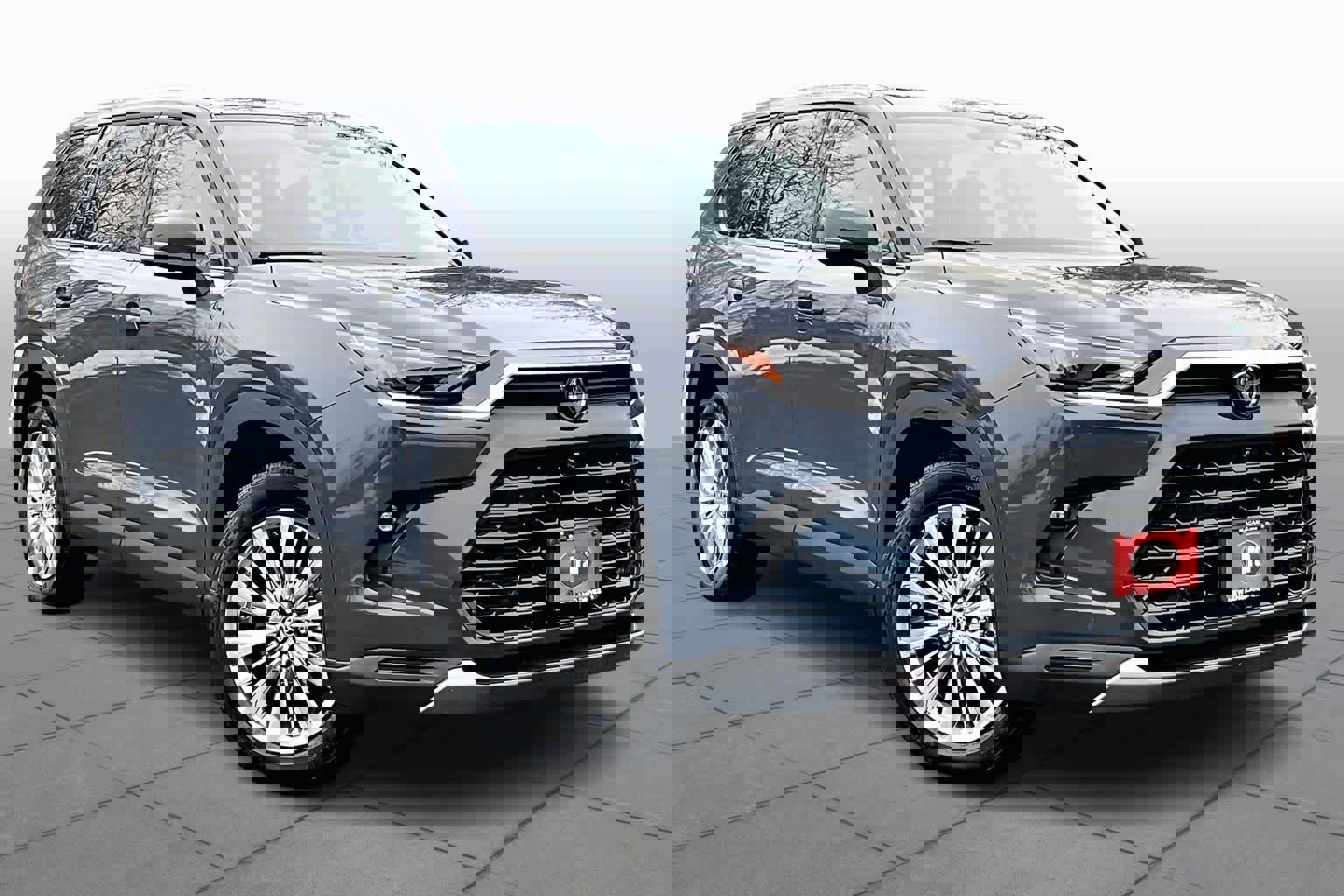 Used 2024 Toyota Grand Highlander Platinum image 2