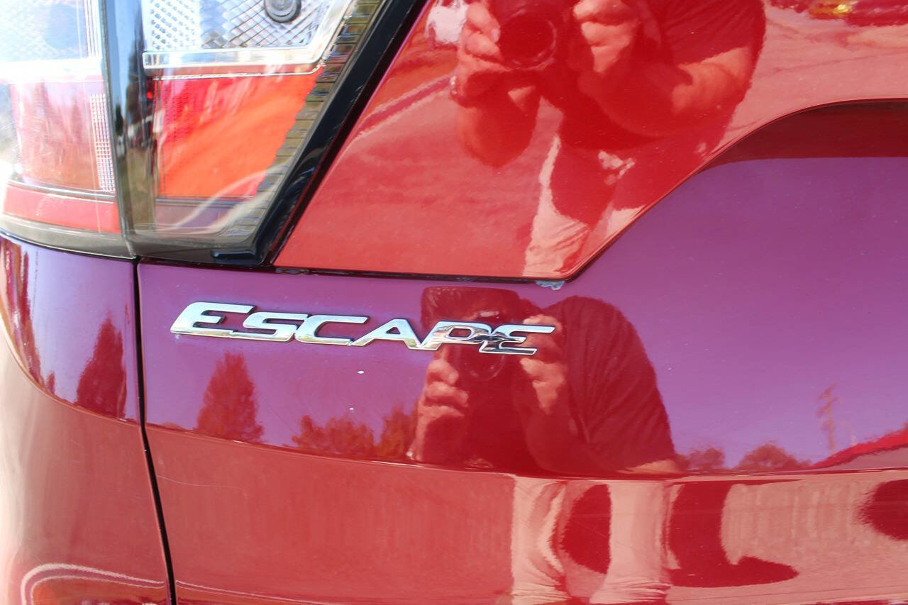 Used 2017 Ford Escape SE image 35