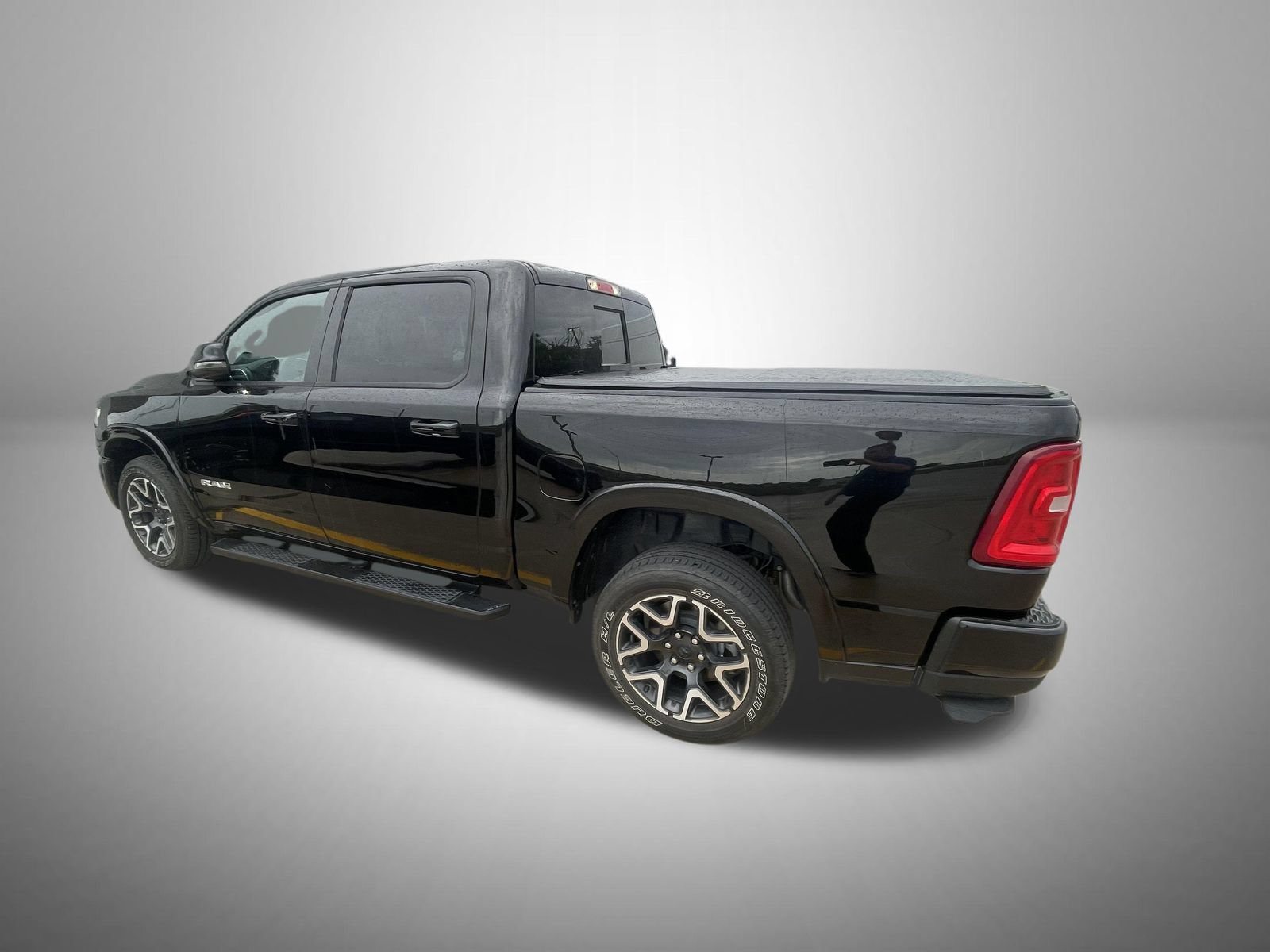 Used 2025 RAM 1500 Laramie AWD/4WD image 6