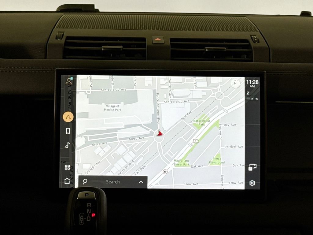 Used 2025 Land Rover Defender 110 X-Dynamic SE image 24