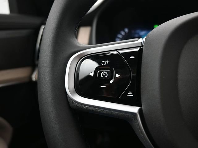 New 2026 Volvo XC90 B6 Plus w/ Protection Package Premier image 26
