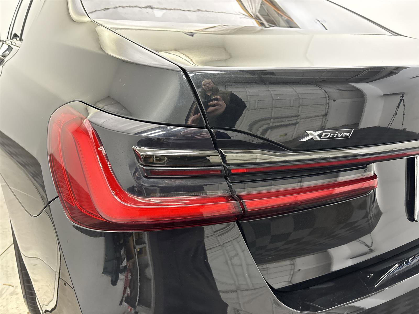 Used 2020 BMW 750i xDrive w/ Executive Package image 19