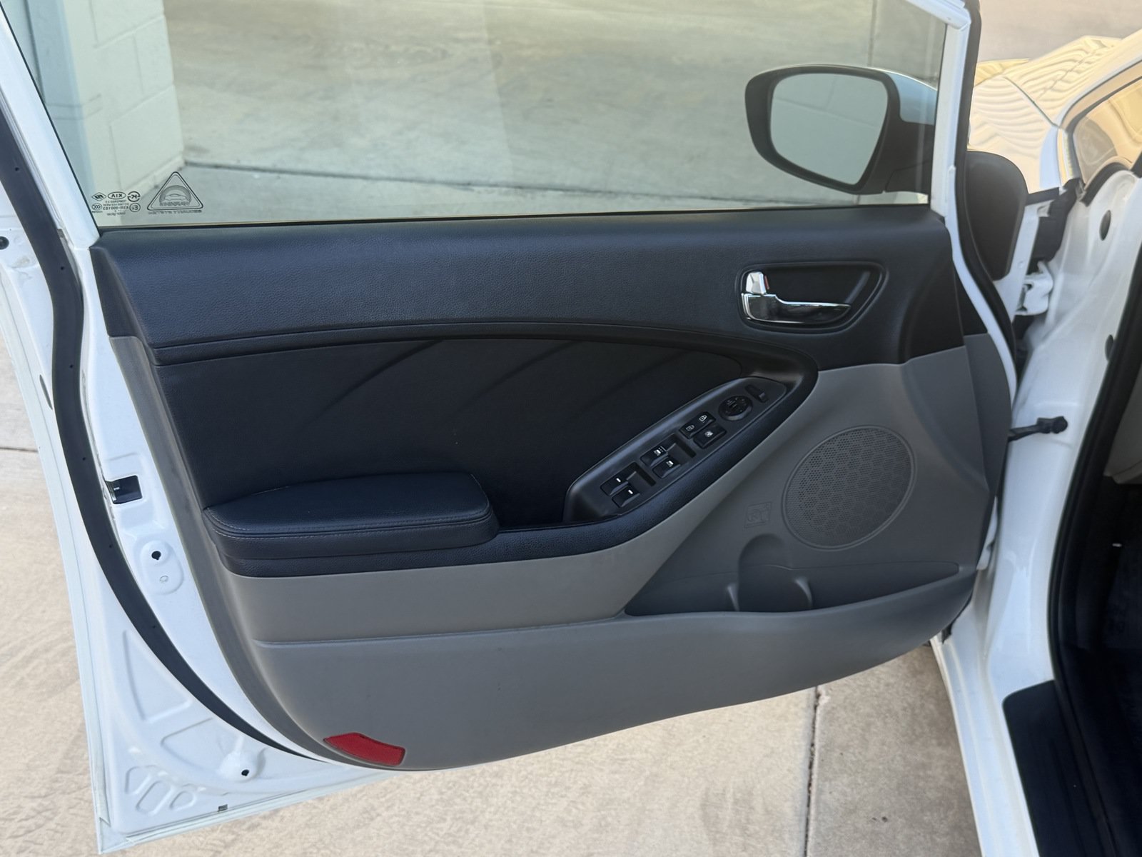 Used 2014 Kia Forte EX FWD image 17