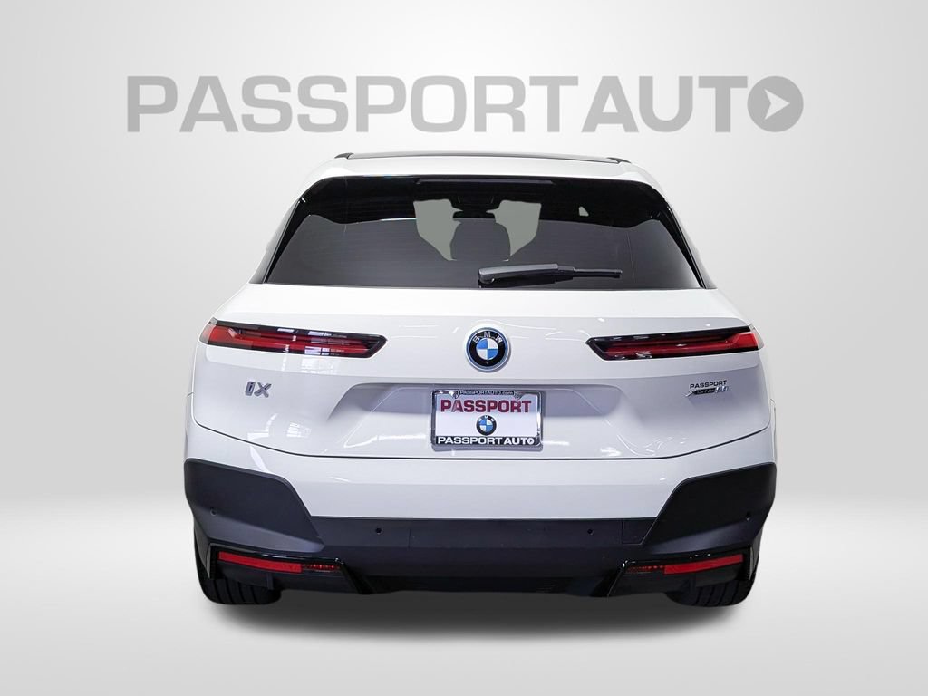 Certified 2024 BMW iX xDrive50 AWD/4WD image 6
