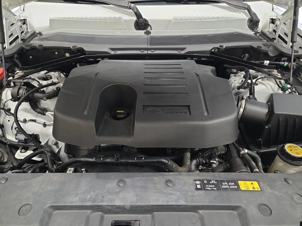 Used 2023 Land Rover Defender 130 SE AWD/4WD image 30