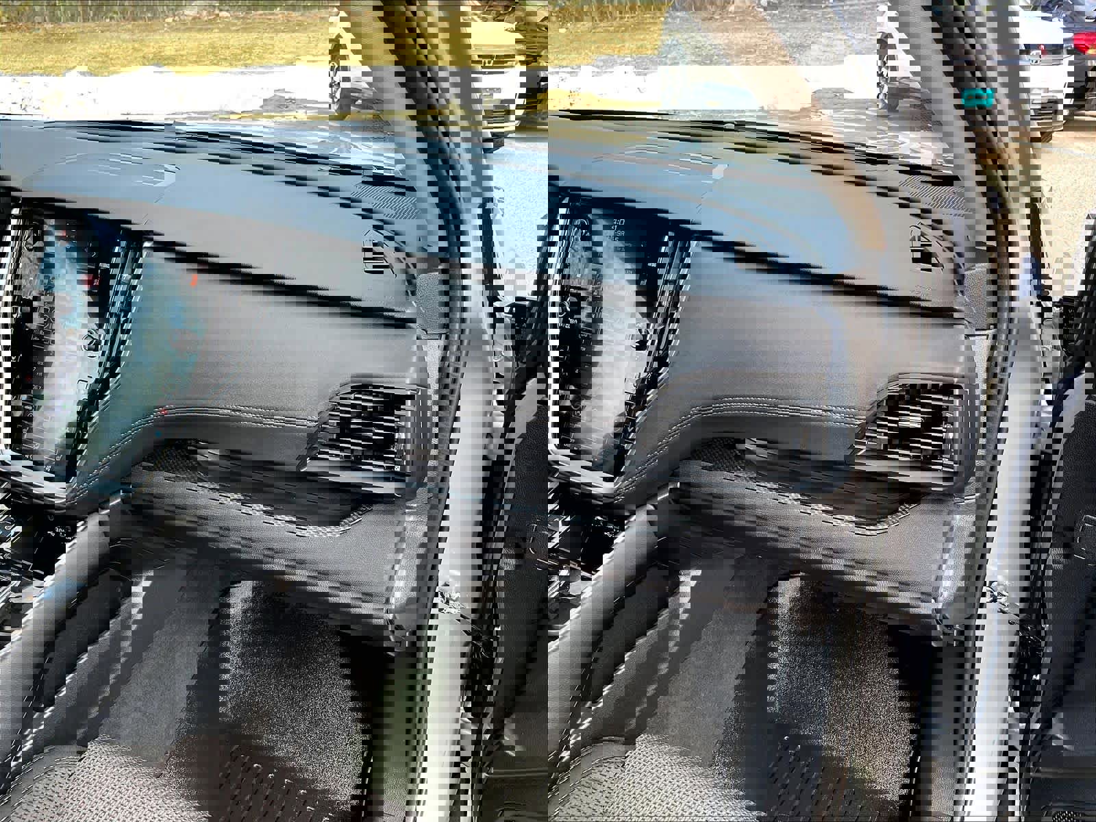 Used 2024 Subaru Outback Premium image 13