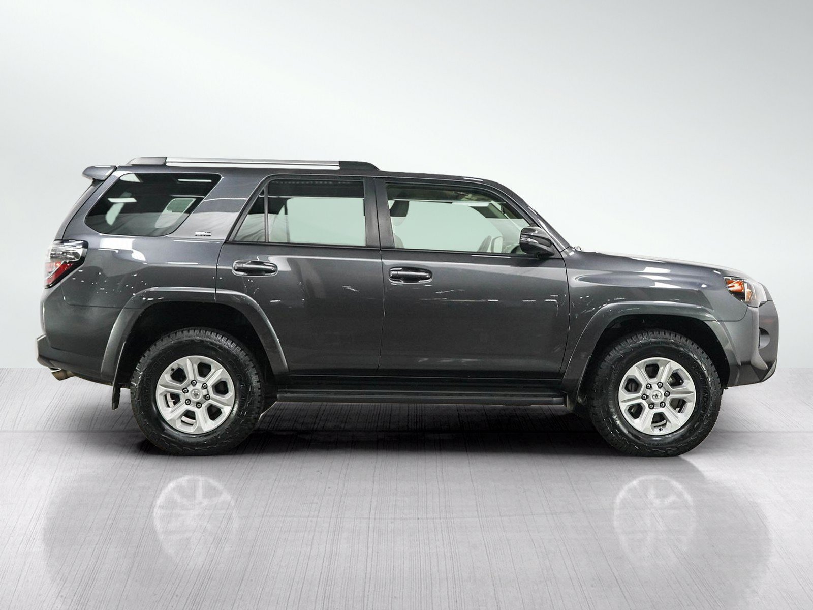 Used 2022 Toyota 4Runner SR5 Premium AWD/4WD image 6