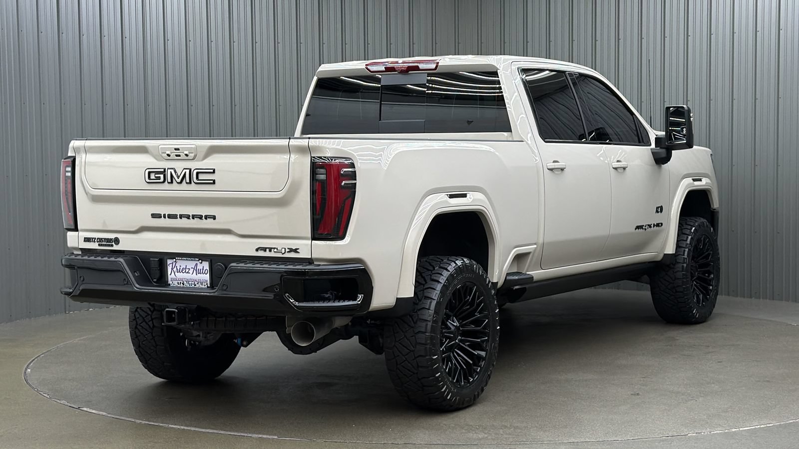 Used 2026 GMC Sierra 2500 AT4X w/ LPO, Black Badging Package AWD/4WD image 5