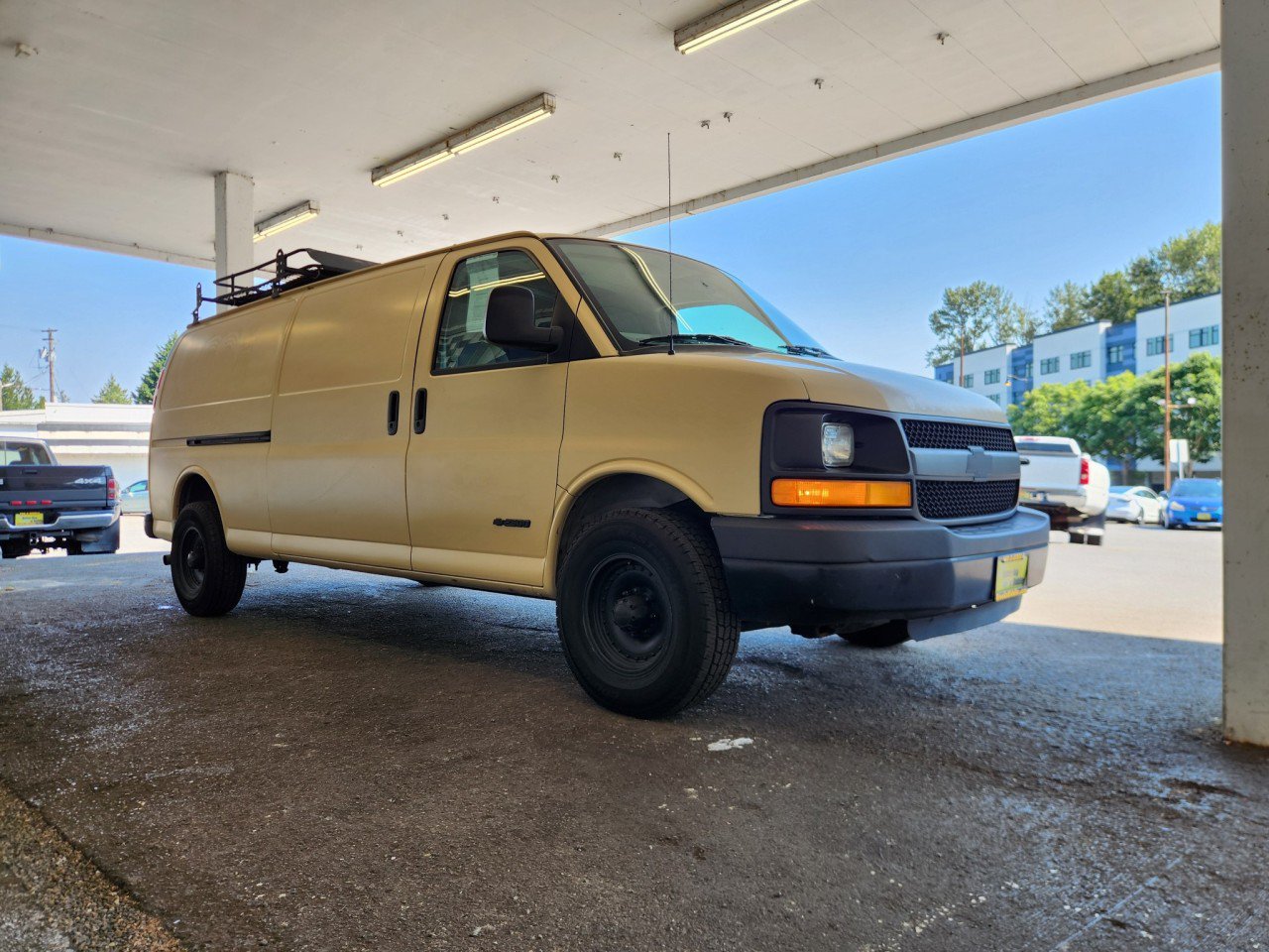 Used 2005 Chevrolet Express 2500 Extended RWD image 7