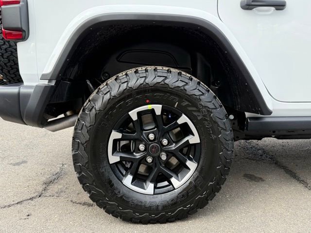 New 2026 Jeep Wrangler Unlimited Rubicon w/ Dual Top Group AWD/4WD image 18