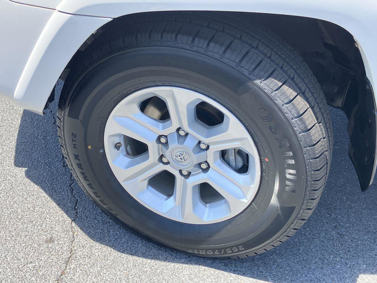 Used 2016 Toyota 4Runner SR5 RWD image 9