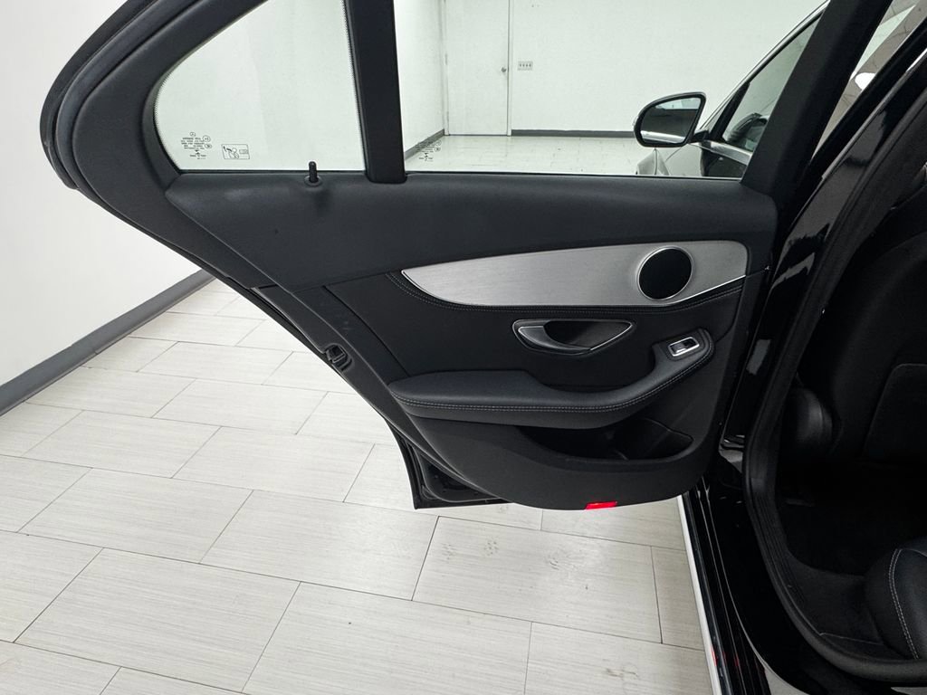 Used 2015 Mercedes-Benz C 300 4MATIC Sedan image 11