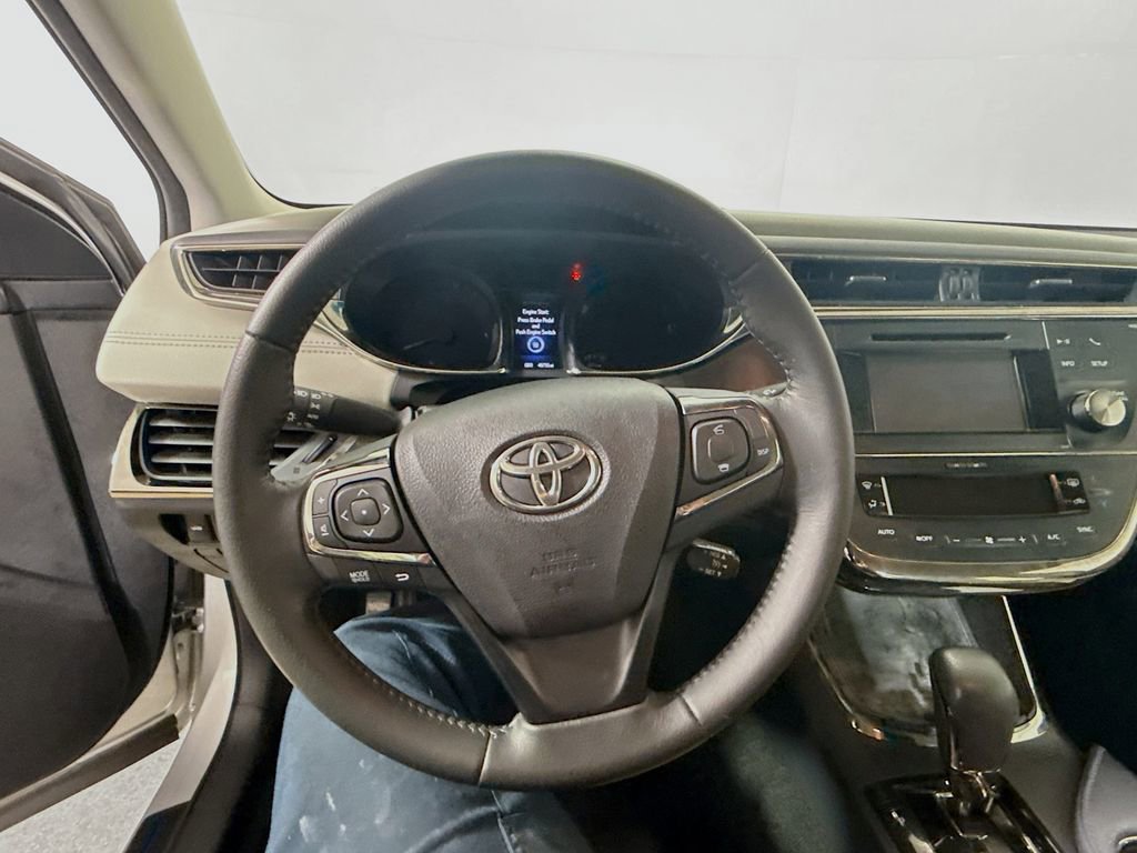 Used 2014 Toyota Avalon XLE image 11