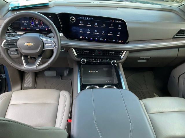Certified 2025 Chevrolet Suburban LT w/ Comfort Package AWD/4WD image 4