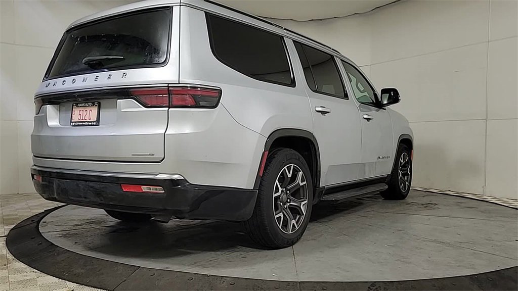 Used 2024 Jeep Wagoneer Series III image 11