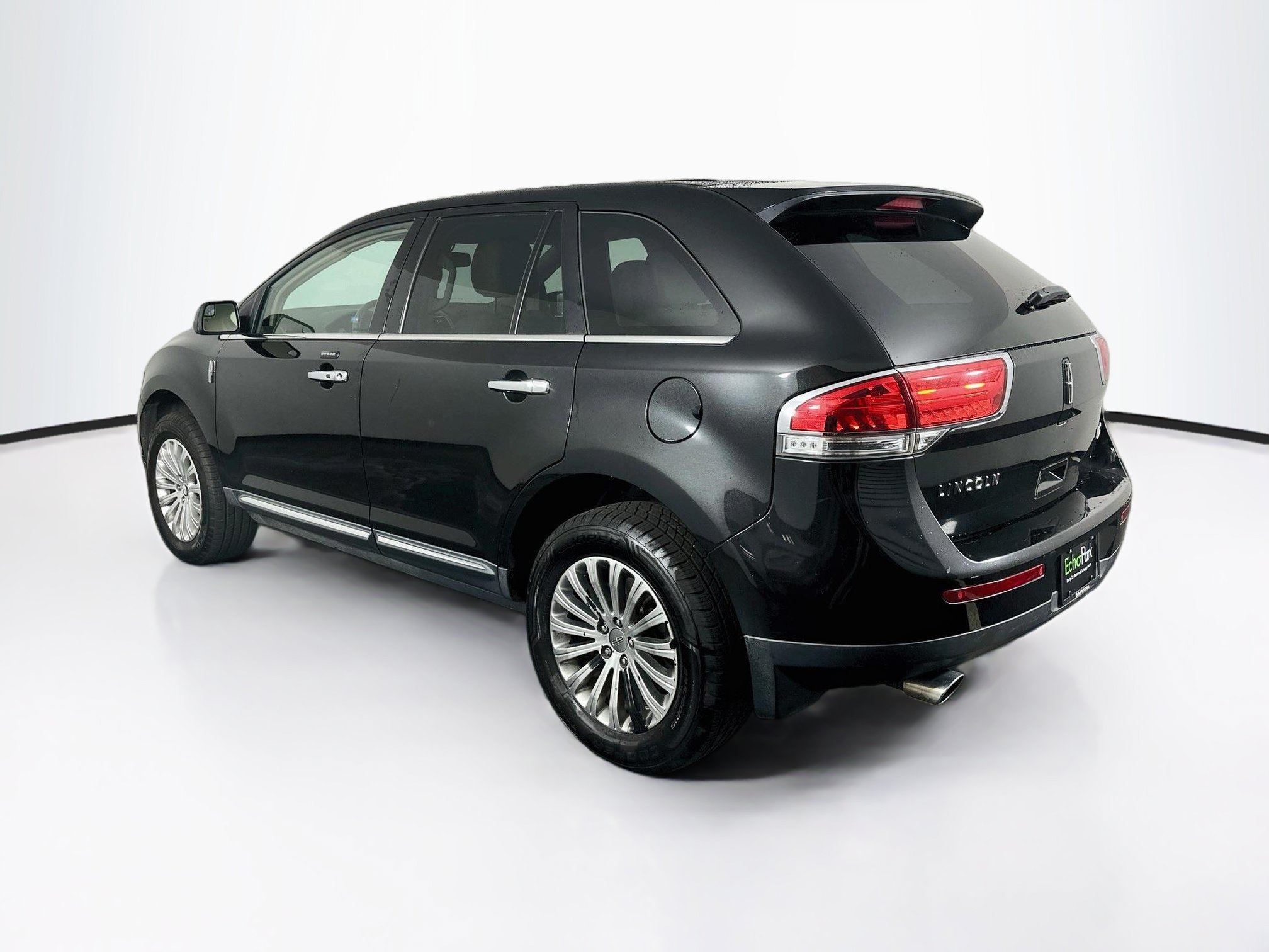 Used 2013 Lincoln MKX FWD image 5