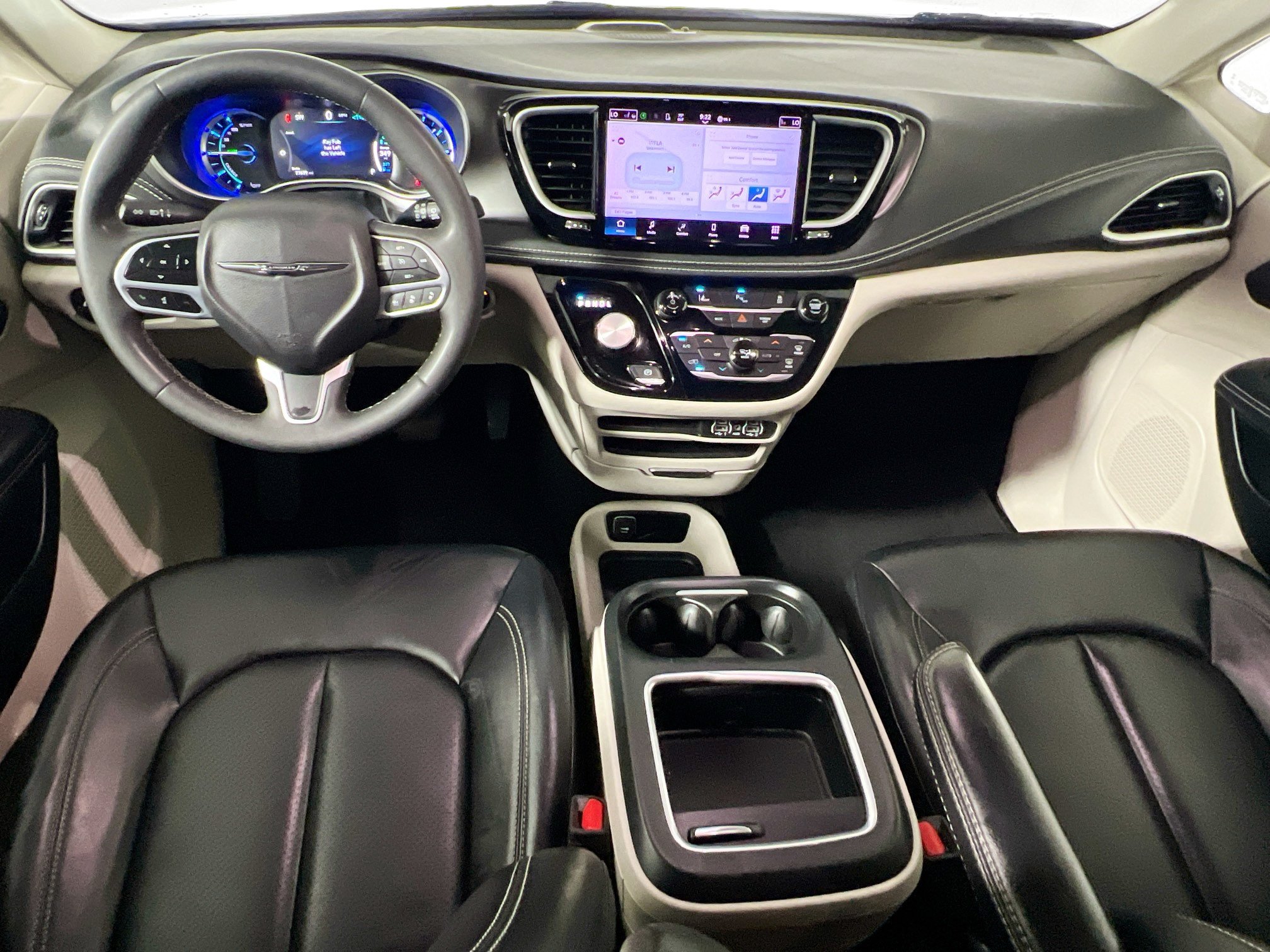Used 2023 Chrysler Pacifica Touring-L FWD image 29
