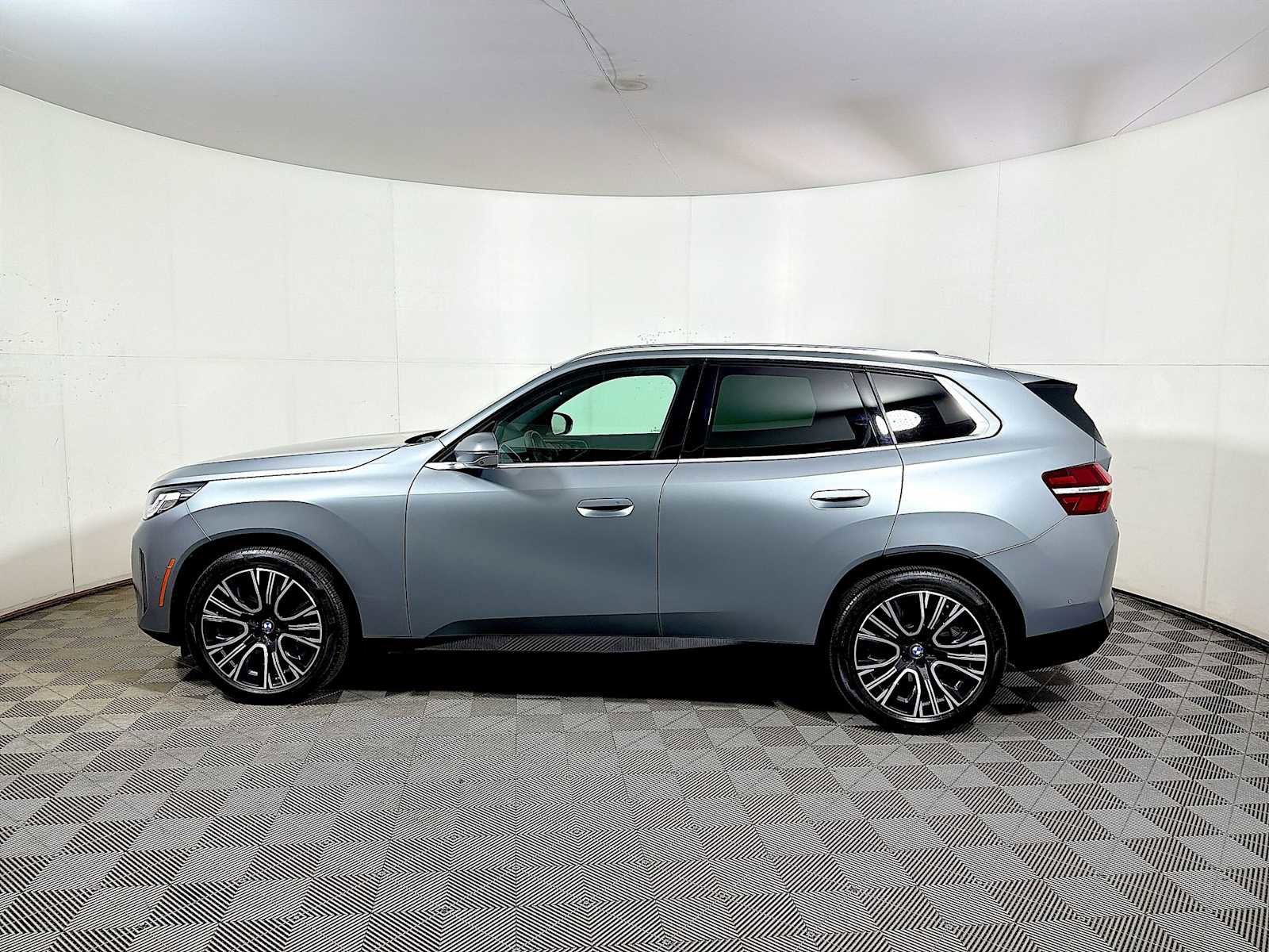 Certified 2025 BMW X3 xDrive30 w/ Premium Package AWD/4WD image 4