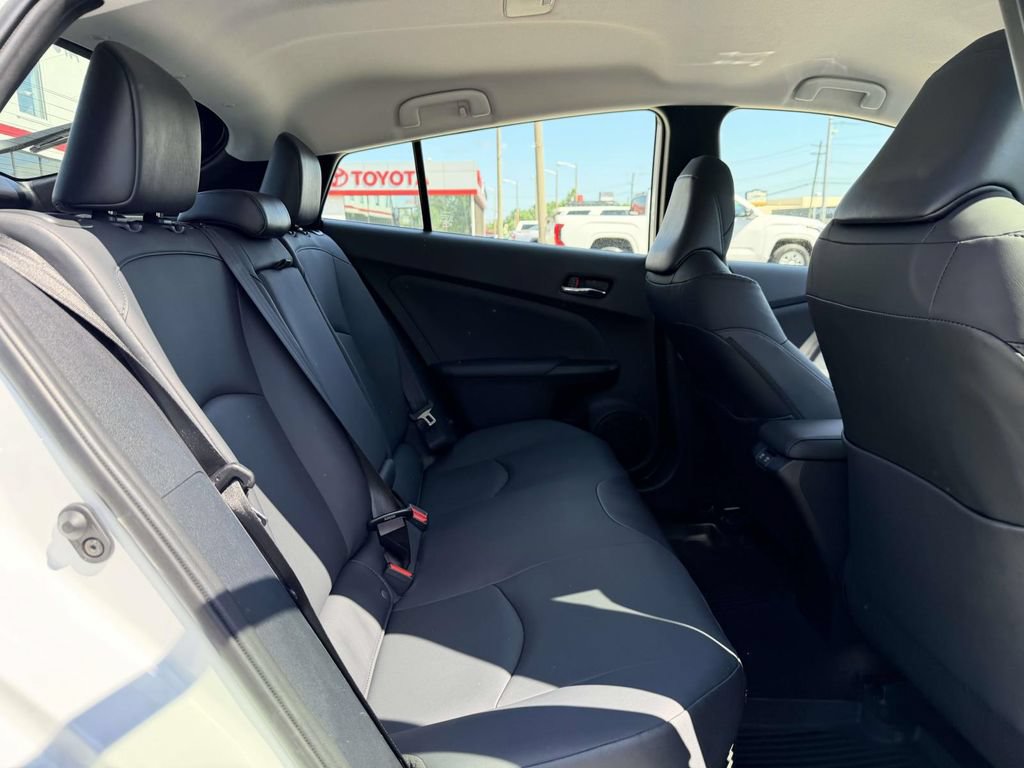 Certified 2022 Toyota Prius FWD image 15