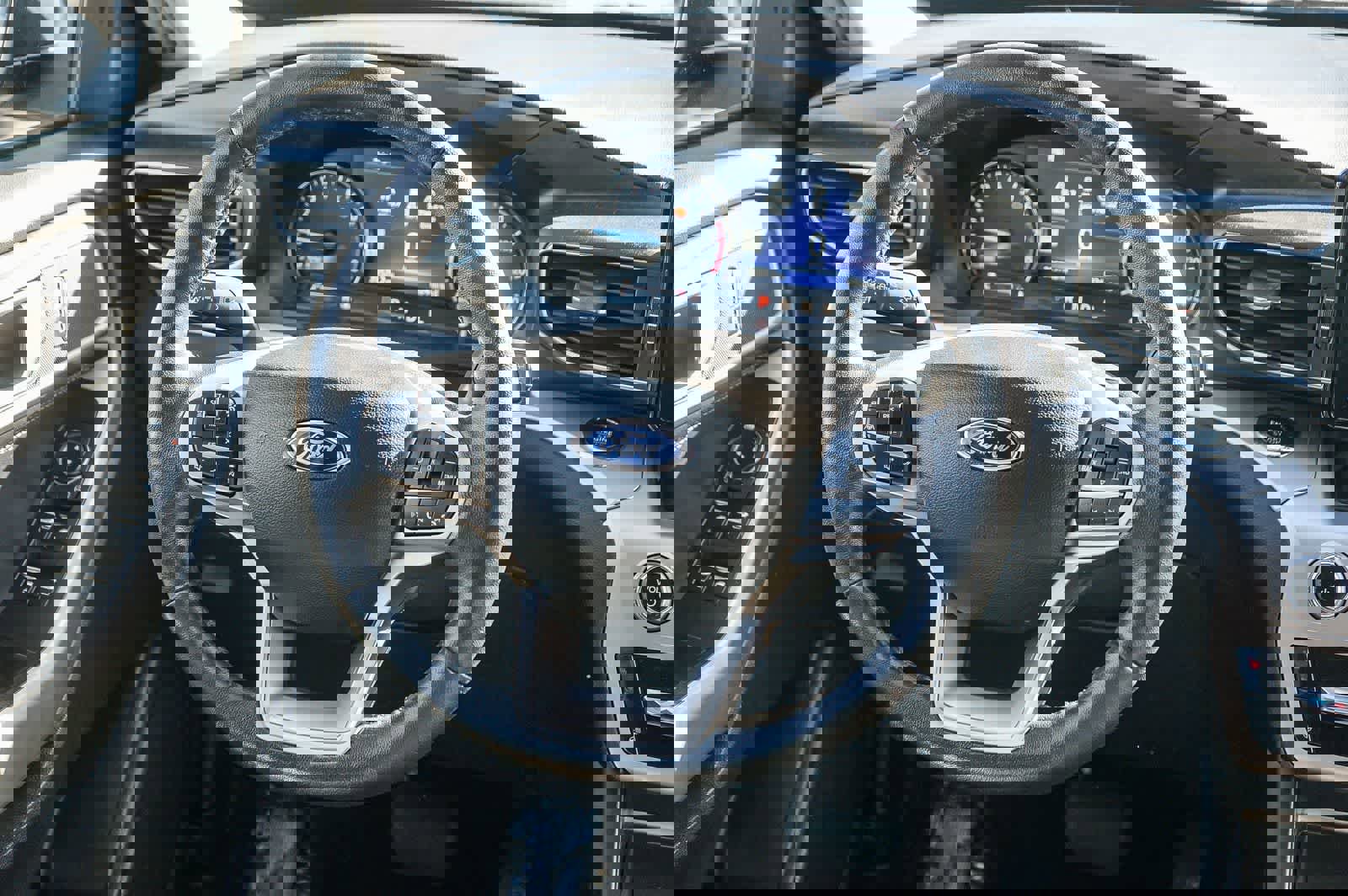 Used 2022 Ford Explorer XLT w/ Equipment Group 202A image 13