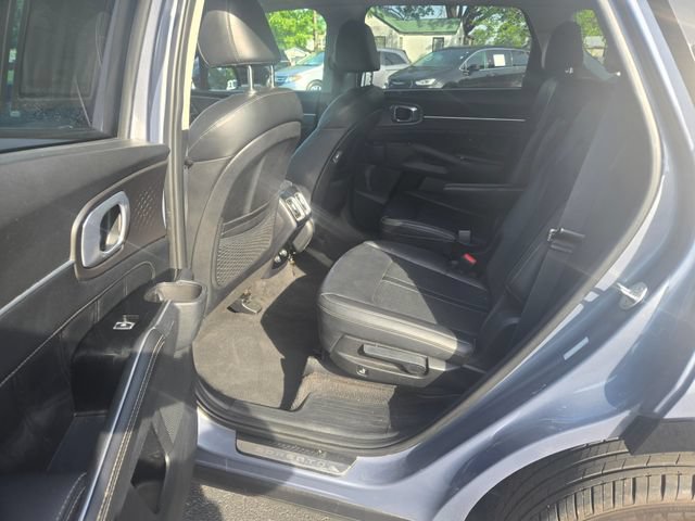 Used 2023 Kia Sorento SX AWD/4WD image 19