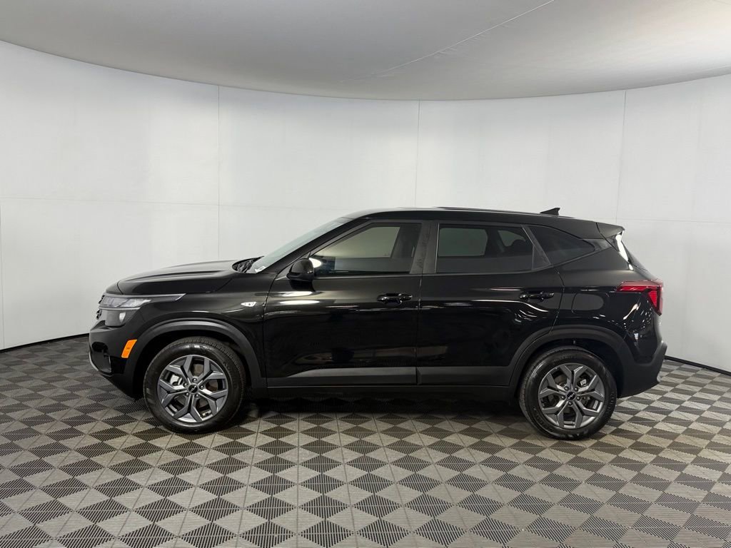 Used 2026 Kia Seltos LX AWD/4WD image 11