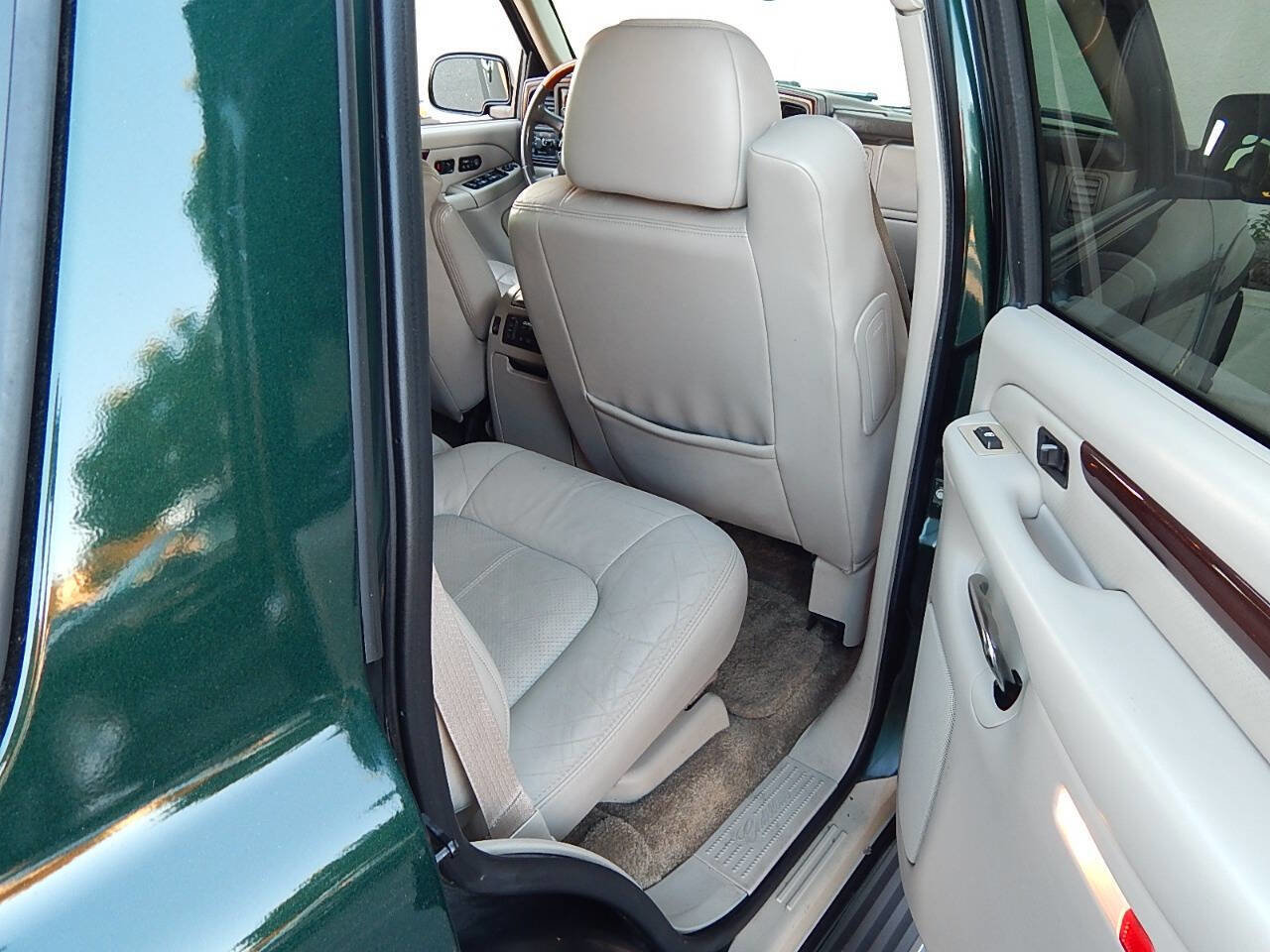 Used 2002 Cadillac Escalade 2WD image 14