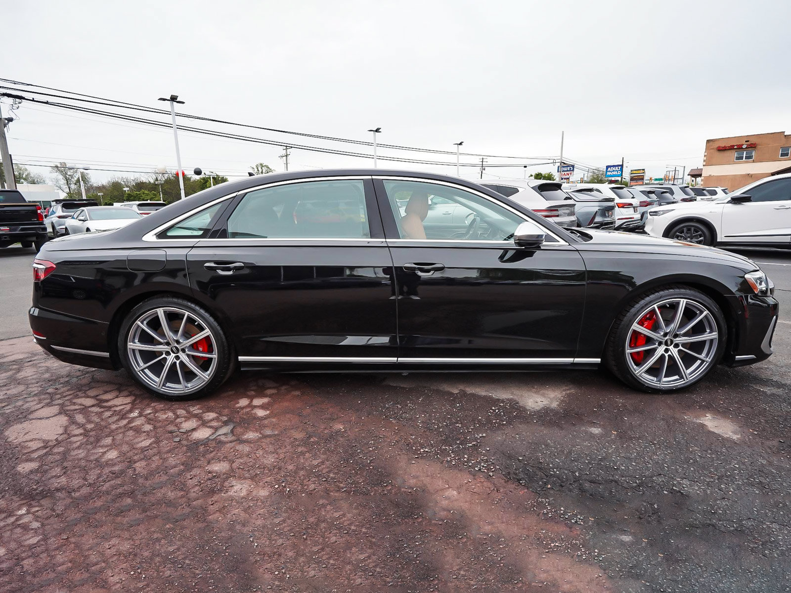 Used 2023 Audi S8 w/ S8 Comfort Plus Package AWD/4WD image 53