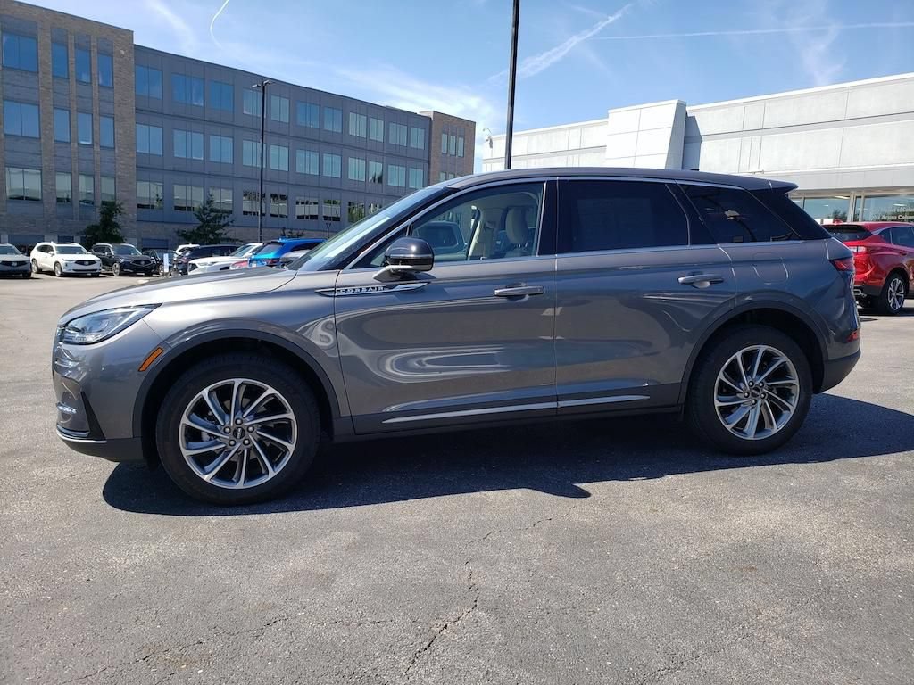 Used 2023 Lincoln Corsair AWD w/ Equipment Group 101A image 5