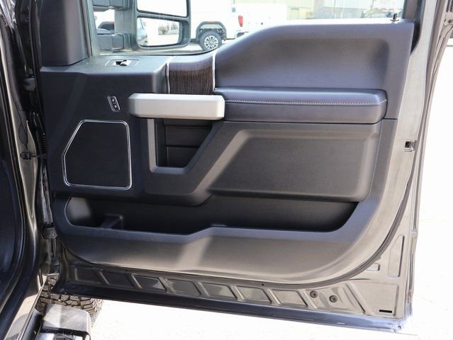 Used 2020 Ford F250 Lariat w/ Lariat Value Package image 11