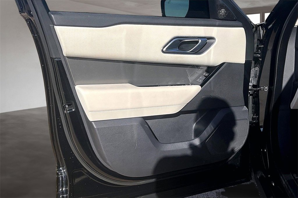Used 2023 Land Rover Range Rover Velar S image 18